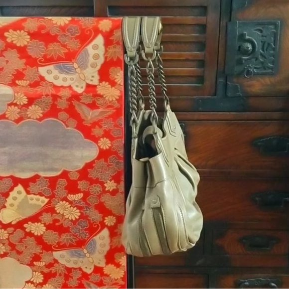 Derek Lam "Violet" Double Ram's Head Hobo Shoulder Bag in taupe - Picture 5 of 9